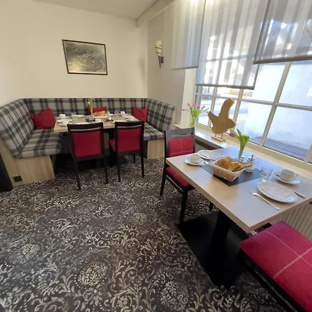 Haus Christel Hotel apartamentowy